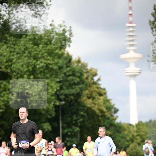 29.06.2025 - hella hamburg halbmarathon Dr. Thomas Lammeyer http://msf.ph/oto/8413086 29.06.2025 10:43:46 Kennedybrücke 1232, 2498, 2893, 3353, 3727, 4855, 6321, 6342, 6343, 6611, 7053, 7125, 7263, 7501, 7684, 8243, 8367, 8457, 8783, 9393, 9455, 9708, 10001, 10315, 10516, 10554, 10888, 10901, 11313, 11381, 11382 meine-sportfotos.de