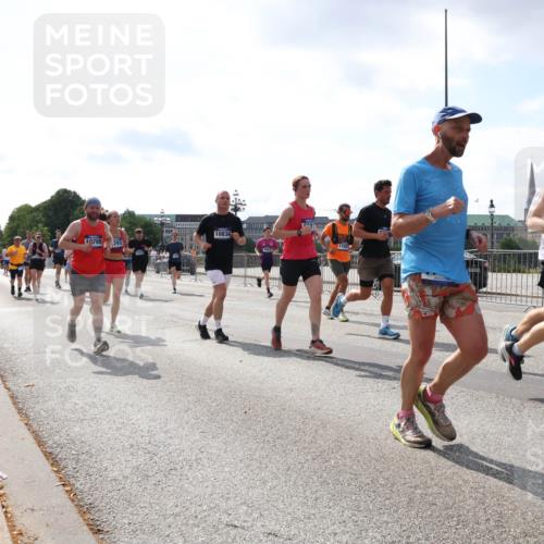 29.06.2025 - hella hamburg halbmarathon Lena Gebhardt http://msf.ph/oto/8413176 29.06.2025 10:04:45 Lombardsbrücke 10834, 10709, 1155, 293, 7686, 1126, 1213, 1316, 1347, 1377, 1559, 1674, 2011, 2424, 2463, 2628, 2698, 2852, 3994, 4146, 4293, 4394, 4538, 4587, 4951, 5354, 5365, 5869, 6311, 6709, 7302, 8049, 8217, 9019, 9489, 10100, 10213, 10709, 10834, 10962, 11088, 11551, 11595, 12125, 12924, 12998, 13242, 13533, 13625, 14340, 14436, 14917, 15532, 16128, 16134, 16145, 16357, 16579, 16753, 16989, 16995, 17071, 17112, 17113, 17434, 17814, 17818 meine-sportfotos.de