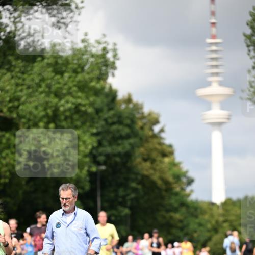 29.06.2025 - hella hamburg halbmarathon Dr. Thomas Lammeyer http://msf.ph/oto/8413252 29.06.2025 10:43:50 Kennedybrücke 1232, 2498, 2893, 3353, 3727, 4523, 4659, 4855, 6321, 6342, 6343, 6611, 6698, 7053, 7125, 7263, 7501, 7684, 8243, 8367, 8457, 8783, 9393, 9455, 9708, 10001, 10315, 10516, 10554, 10714, 10888, 10901, 11381, 11382 meine-sportfotos.de