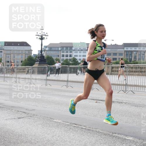 29.06.2025 - hella hamburg halbmarathon Lena Gebhardt http://msf.ph/oto/8413269 29.06.2025 09:39:51 Lombardsbrücke 2144, 53, 51, 53, 2144, 2659, 3720, 4524, 6380, 6699, 11342, 11678, 13016, 14717, 14932, 14933, 15166, 16120, 16548, 17402, 18694, 18848, 19108 meine-sportfotos.de