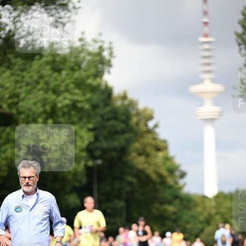 29.06.2025 - hella hamburg halbmarathon Dr. Thomas Lammeyer http://msf.ph/oto/8413289 29.06.2025 10:43:52 Kennedybrücke 1232, 1760, 2893, 3046, 3353, 3727, 4523, 4659, 4855, 6321, 6342, 6343, 6611, 6698, 6739, 7053, 7125, 7263, 7501, 7684, 8243, 8367, 8457, 8783, 9393, 9455, 9708, 10001, 10516, 10554, 10714, 10888, 10901, 11381, 11382 meine-sportfotos.de