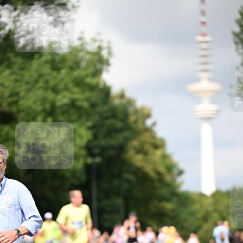 29.06.2025 - hella hamburg halbmarathon Dr. Thomas Lammeyer http://msf.ph/oto/8413328 29.06.2025 10:43:53 Kennedybrücke 1232, 1760, 2893, 3046, 3353, 3727, 4523, 4659, 4855, 6321, 6342, 6343, 6611, 6698, 6739, 7053, 7125, 7501, 7684, 8243, 8367, 8457, 9393, 9455, 9708, 10001, 10512, 10516, 10554, 10714, 10888, 10901, 11381, 11382 meine-sportfotos.de