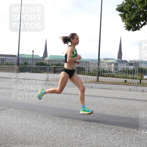 29.06.2025 - hella hamburg halbmarathon Lena Gebhardt http://msf.ph/oto/8413392 29.06.2025 09:39:51 Lombardsbrücke 51, 53, 2144, 2659, 3720, 4524, 6380, 6699, 11342, 11678, 13016, 14717, 14932, 14933, 15166, 16120, 16548, 17402, 18694, 18848, 19108 meine-sportfotos.de