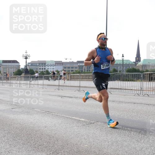 29.06.2025 - hella hamburg halbmarathon Lena Gebhardt http://msf.ph/oto/8413425 29.06.2025 09:39:52 Lombardsbrücke 3720, 120, 2144, 51, 53, 2144, 2659, 3720, 6380, 6699, 11342, 11678, 13016, 14717, 14932, 14933, 15166, 16120, 16548, 17402, 18694, 18848, 19108 meine-sportfotos.de