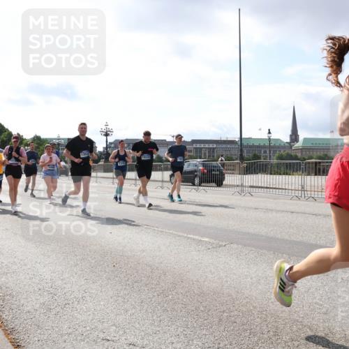 29.06.2025 - hella hamburg halbmarathon Lena Gebhardt http://msf.ph/oto/8413551 29.06.2025 10:04:47 Lombardsbrücke 1347, 16995, 13533, 15532, 15532, 1316, 4951, 1126, 1213, 1316, 1347, 1377, 1559, 1674, 2011, 2424, 2463, 2628, 2698, 2852, 3071, 3413, 3994, 4146, 4293, 4394, 4538, 4587, 4951, 5354, 5365, 5869, 6311, 7302, 8049, 8089, 8217, 9019, 9489, 10100, 10213, 10709, 10834, 10962, 11088, 11551, 11595, 12125, 12924, 12998, 13242, 13327, 13533, 13625, 14340, 14436, 14917, 15532, 16128, 16134, 16145, 16357, 16579, 16753, 16989, 16995, 17112, 17113, 17434, 17814, 17818, 18189 meine-sportfotos.de