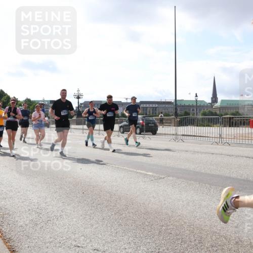 29.06.2025 - hella hamburg halbmarathon Lena Gebhardt http://msf.ph/oto/8413577 29.06.2025 10:04:47 Lombardsbrücke 1347, 17814, 420, 1126, 1213, 1316, 1347, 1377, 1559, 1674, 2011, 2424, 2463, 2628, 2698, 2852, 3071, 3413, 3994, 4146, 4293, 4394, 4538, 4587, 4951, 5354, 5365, 5869, 6311, 7302, 8049, 8089, 8217, 9019, 9489, 10100, 10213, 10709, 10834, 10962, 11088, 11551, 11595, 12125, 12924, 12998, 13242, 13327, 13533, 13625, 14340, 14436, 14917, 15532, 16128, 16134, 16145, 16357, 16579, 16753, 16989, 16995, 17112, 17113, 17434, 17814, 17818, 18189 meine-sportfotos.de