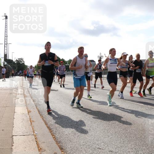 29.06.2025 - hella hamburg halbmarathon Lena Gebhardt http://msf.ph/oto/8413585 29.06.2025 09:50:38 Lombardsbrücke 171, 18491, 113, 17486, 14012, 14092, 1209, 1358, 1688, 1697, 1700, 1803, 1882, 2546, 2568, 2675, 2719, 2826, 3056, 3332, 3626, 4205, 4229, 4380, 4398, 4823, 4893, 5026, 5436, 5472, 5506, 5508, 5745, 5752, 5791, 5803, 5916, 6080, 6458, 6529, 6649, 6686, 6687, 6704, 7026, 7110, 7774, 8450, 8574, 8958, 9017, 9116, 9302, 9365, 10064, 10218, 10783, 10922, 11281, 11284, 11305, 11379, 11767, 12292, 12540, 12554, 12895, 13725 meine-sportfotos.de