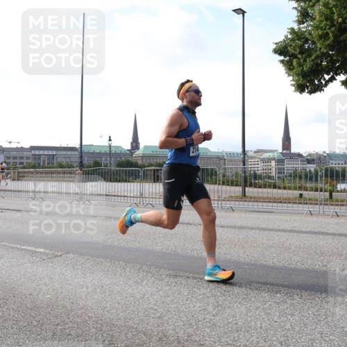 29.06.2025 - hella hamburg halbmarathon Lena Gebhardt http://msf.ph/oto/8413613 29.06.2025 09:39:53 Lombardsbrücke 214, 51, 53, 2144, 2659, 3720, 6380, 6699, 11342, 11678, 13016, 14717, 14932, 14933, 15166, 16120, 16548, 17402, 18694, 18848, 19108 meine-sportfotos.de