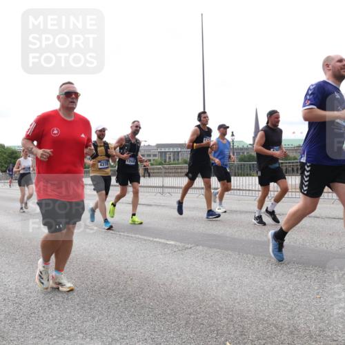 29.06.2025 - hella hamburg halbmarathon Lena Gebhardt http://msf.ph/oto/8413614 29.06.2025 10:25:55 Lombardsbrücke 1481, 3765, 4378, 12503, 63, 1093, 1305, 1479, 1481, 3343, 3765, 4378, 4797, 5028, 5497, 6159, 6663, 8276, 8674, 8881, 9811, 10104, 10219, 10845, 10846, 11139, 11596, 11662, 11699, 11828, 11859, 12074, 12505, 12838, 12945, 12946, 13653, 13842, 14063, 14179, 14223, 14356, 14726, 14936, 15283, 16289, 16354, 16381, 16927, 17369, 19144 meine-sportfotos.de