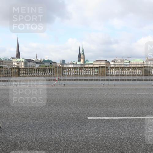 29.06.2025 - hella hamburg halbmarathon Lena Gebhardt http://msf.ph/oto/8413654 29.06.2025 08:55:45 Lombardsbrücke  meine-sportfotos.de