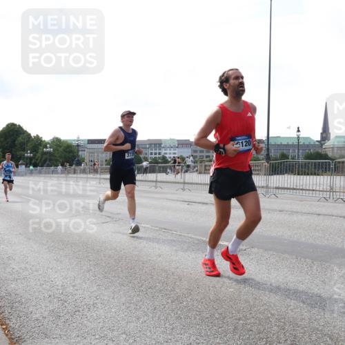 29.06.2025 - hella hamburg halbmarathon Lena Gebhardt http://msf.ph/oto/8413728 29.06.2025 09:39:54 Lombardsbrücke 3720, 120, 51, 53, 2144, 2659, 3720, 6380, 6699, 11342, 11678, 13016, 14717, 14932, 14933, 15166, 16120, 16548, 17402, 18694, 18848, 19108 meine-sportfotos.de