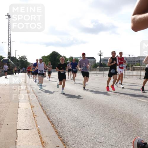 29.06.2025 - hella hamburg halbmarathon Lena Gebhardt http://msf.ph/oto/8413733 29.06.2025 09:50:39 Lombardsbrücke 16249, 16301, 15921, 10763, 13876, 14272, 1209, 1358, 1441, 1688, 1697, 1700, 1803, 1882, 2546, 2568, 2675, 2719, 2826, 3056, 3332, 3626, 4205, 4229, 4380, 4398, 4823, 4893, 5026, 5436, 5472, 5506, 5508, 5745, 5752, 5791, 5803, 5916, 6080, 6458, 6529, 6649, 6686, 6687, 6704, 7026, 7110, 7774, 8450, 8574, 8958, 9017, 9116, 9302, 9365, 10064, 10218, 10783, 10922, 11281, 11284, 11305, 11379, 11767, 12292, 12540, 12895, 13725 meine-sportfotos.de