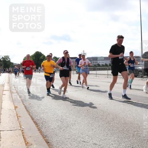 29.06.2025 - hella hamburg halbmarathon Lena Gebhardt http://msf.ph/oto/8413744 29.06.2025 10:04:49 Lombardsbrücke 1347, 1010, 16995, 17540, 1353, 1316, 15532, 1126, 1213, 1316, 1347, 1377, 1559, 1674, 2011, 2424, 2463, 2628, 2698, 2852, 3071, 3413, 3994, 4146, 4293, 4394, 4538, 4951, 5869, 6311, 6907, 6908, 7302, 8049, 8089, 8217, 9019, 9489, 10100, 10213, 10709, 10834, 10962, 11088, 11551, 11595, 12125, 12924, 13242, 13327, 13533, 13625, 14917, 15532, 16128, 16134, 16145, 16357, 16579, 16753, 16989, 16995, 17112, 17113, 17434, 17814, 17818, 18189 meine-sportfotos.de