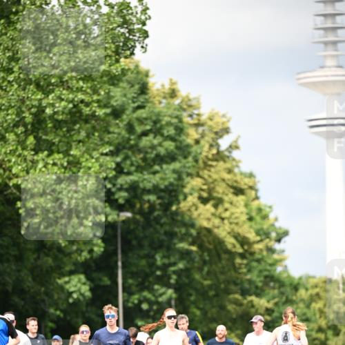 29.06.2025 - hella hamburg halbmarathon Dr. Thomas Lammeyer http://msf.ph/oto/8413811 29.06.2025 10:44:12 Kennedybrücke 1760, 2019, 2313, 2976, 3046, 3237, 3353, 3515, 3727, 3808, 3882, 3883, 3884, 4173, 4523, 4659, 4752, 5229, 5876, 5877, 6427, 6698, 6739, 7045, 7125, 7455, 7456, 7524, 7675, 7850, 7984, 8612, 8865, 8866, 9455, 9698, 9747, 9777, 10441, 10512, 10626, 10714, 10818, 10888, 10901, 11175, 11242 meine-sportfotos.de