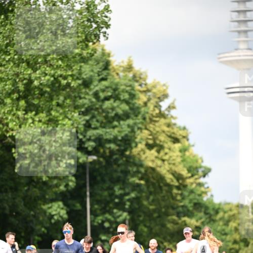 29.06.2025 - hella hamburg halbmarathon Dr. Thomas Lammeyer http://msf.ph/oto/8413837 29.06.2025 10:44:13 Kennedybrücke 1760, 2019, 2313, 2976, 3046, 3237, 3515, 3727, 3808, 3882, 3883, 3884, 4173, 4523, 4659, 4752, 5229, 5876, 5877, 6427, 6698, 6739, 7045, 7455, 7456, 7524, 7675, 7850, 7984, 8612, 8865, 8866, 9455, 9698, 9747, 9777, 10441, 10512, 10626, 10714, 10818, 10901, 11175, 11242 meine-sportfotos.de