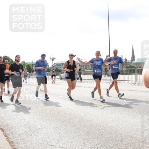 29.06.2025 - hella hamburg halbmarathon Lena Gebhardt http://msf.ph/oto/8413841 29.06.2025 10:42:05 Lombardsbrücke 7955, 940, 3460, 3459, 128, 1039, 1150, 1360, 1509, 1624, 1648, 1712, 1752, 2145, 2523, 2974, 3276, 3326, 3459, 3460, 3568, 4329, 4353, 4541, 4735, 4736, 4787, 4885, 4891, 4892, 5419, 5432, 5671, 6136, 6137, 6153, 6320, 6430, 6436, 6450, 6618, 6828, 6837, 6846, 6917, 7357, 7477, 7557, 7955, 7968, 8004, 8014, 8162, 8163, 8300, 8301, 8443, 8459, 8712, 8897, 8908, 9008, 9223, 9370, 9467, 9588, 10027, 10623, 11011 meine-sportfotos.de