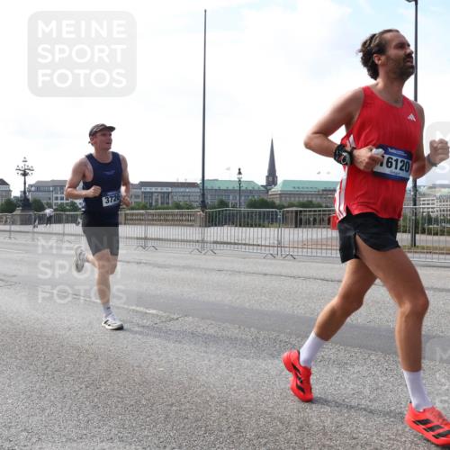 29.06.2025 - hella hamburg halbmarathon Lena Gebhardt http://msf.ph/oto/8413929 29.06.2025 09:39:54 Lombardsbrücke 3720, 6120, 51, 53, 2144, 2659, 3720, 6380, 6699, 11342, 11678, 13016, 14717, 14932, 14933, 15166, 16120, 16548, 17402, 18694, 18848, 19108 meine-sportfotos.de