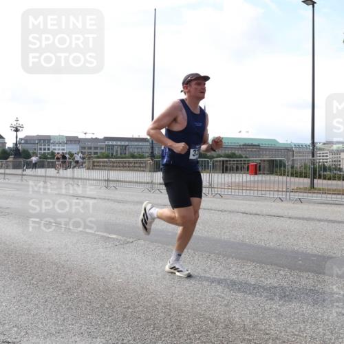 29.06.2025 - hella hamburg halbmarathon Lena Gebhardt http://msf.ph/oto/8413992 29.06.2025 09:39:54 Lombardsbrücke 37, 51, 53, 2144, 2659, 3720, 6380, 6699, 11342, 11678, 13016, 14717, 14932, 14933, 15166, 16120, 16548, 17402, 18694, 18848, 19108 meine-sportfotos.de