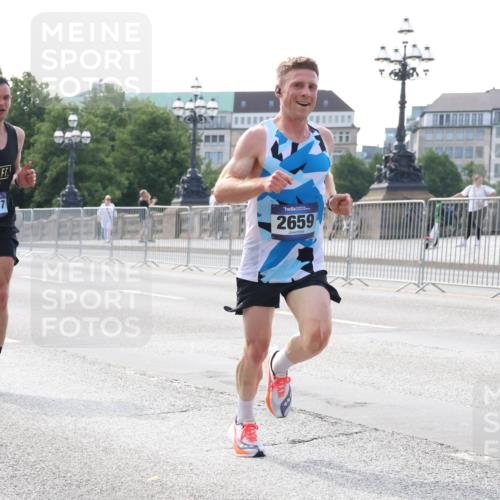 29.06.2025 - hella hamburg halbmarathon Lena Gebhardt http://msf.ph/oto/8414022 29.06.2025 09:39:55 Lombardsbrücke 14717, 2659, 51, 53, 2144, 2659, 3720, 6380, 6699, 11342, 11678, 13016, 14717, 14932, 14933, 15166, 16120, 16548, 17402, 18848, 19108 meine-sportfotos.de