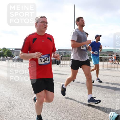 29.06.2025 - hella hamburg halbmarathon Lena Gebhardt http://msf.ph/oto/8414053 29.06.2025 10:04:51 Lombardsbrücke 1347, 1212, 2463, 1126, 1213, 1316, 1347, 1377, 1559, 1674, 2011, 2424, 2463, 2628, 2698, 2852, 3071, 3413, 3994, 4146, 4293, 4394, 4538, 4951, 5869, 6311, 6907, 6908, 7302, 8049, 8089, 9019, 9489, 10100, 10213, 10709, 10834, 10962, 11088, 11551, 11595, 12125, 12924, 13242, 13327, 13533, 13625, 15532, 16128, 16134, 16145, 16357, 16579, 16753, 16989, 16995, 17112, 17113, 17434, 17814, 17818, 18189 meine-sportfotos.de