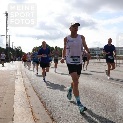 29.06.2025 - hella hamburg halbmarathon Lena Gebhardt http://msf.ph/oto/8414068 29.06.2025 09:50:41 Lombardsbrücke 0064, 15623, 15921, 16301, 17, 1209, 1358, 1441, 1688, 1697, 1700, 1882, 2546, 2568, 2675, 2719, 2826, 3056, 3332, 3626, 3947, 4205, 4229, 4380, 4398, 4823, 4893, 5026, 5436, 5472, 5506, 5508, 5745, 5752, 5791, 5803, 5916, 6080, 6429, 6458, 6529, 6639, 6649, 6686, 6687, 7026, 7110, 8091, 8450, 8574, 8958, 9017, 9116, 9302, 9365, 10064, 10218, 10783, 10922, 11281, 11284, 11305, 11379, 11767, 12292, 12895, 13725 meine-sportfotos.de