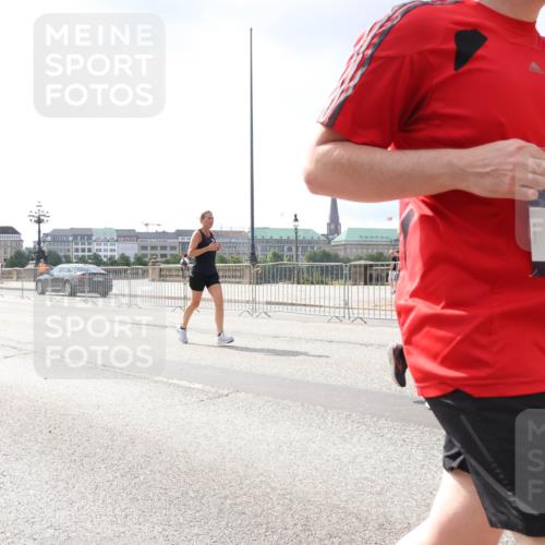 29.06.2025 - hella hamburg halbmarathon Lena Gebhardt http://msf.ph/oto/8414110 29.06.2025 10:04:51 Lombardsbrücke 134, 1212, 1126, 1213, 1316, 1347, 1377, 1559, 1674, 2011, 2424, 2463, 2628, 2698, 2852, 3071, 3413, 3994, 4146, 4293, 4394, 4538, 4951, 5869, 6311, 6907, 6908, 7302, 8049, 8089, 9019, 9489, 10100, 10213, 10709, 10834, 10962, 11088, 11551, 11595, 12125, 12924, 13242, 13327, 13533, 13625, 15532, 16128, 16134, 16145, 16357, 16579, 16753, 16989, 16995, 17112, 17113, 17434, 17814, 17818, 18189 meine-sportfotos.de