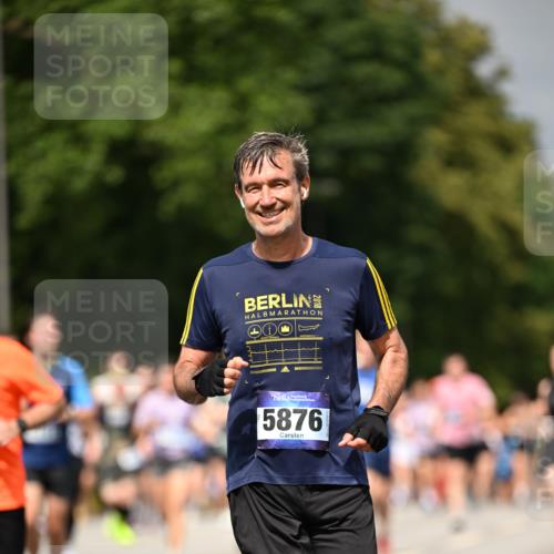 29.06.2025 - hella hamburg halbmarathon Dr. Thomas Lammeyer http://msf.ph/oto/8414129 29.06.2025 10:44:26 Kennedybrücke 1058, 1291, 1586, 1899, 2019, 2313, 2515, 2572, 2888, 2976, 3237, 3515, 3808, 3882, 3883, 3884, 4173, 4752, 5229, 5263, 5654, 5701, 5876, 5877, 5901, 6673, 6866, 6876, 6920, 7045, 7174, 7455, 7456, 7524, 7675, 7850, 7984, 8107, 8391, 8612, 8865, 8866, 9495, 9698, 9747, 10441, 10626, 10806, 10818, 10833, 11175, 11242, 11244 meine-sportfotos.de