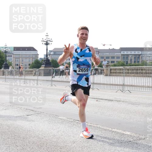 29.06.2025 - hella hamburg halbmarathon Lena Gebhardt http://msf.ph/oto/8414139 29.06.2025 09:39:56 Lombardsbrücke 14717, 2659, 51, 53, 2144, 2659, 3720, 6380, 6699, 11342, 11678, 13016, 14717, 14932, 14933, 15166, 16120, 16548, 17402, 18848, 19108 meine-sportfotos.de