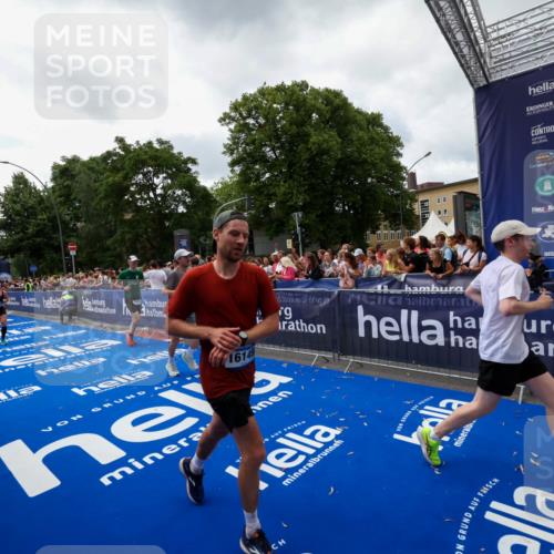 29.06.2025 - hella hamburg halbmarathon Zöllner http://msf.ph/oto/8414163 29.06.2025 10:48:12 Ziel 1914, 4324, 4711, 9544, 9626, 9638, 12685, 12706, 13570, 14192, 14814, 15590, 15973, 15981, 16094, 16149, 16269 meine-sportfotos.de