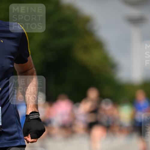 29.06.2025 - hella hamburg halbmarathon Dr. Thomas Lammeyer http://msf.ph/oto/8414174 29.06.2025 10:44:28 Kennedybrücke 1058, 1291, 1586, 1899, 2019, 2515, 2572, 2888, 2976, 3237, 3515, 3808, 3882, 3883, 3884, 4173, 4271, 4752, 5229, 5263, 5654, 5701, 5876, 5877, 5901, 5975, 6673, 6866, 6876, 6920, 7174, 7455, 7456, 7524, 7675, 7850, 7984, 8107, 8391, 8612, 8865, 8866, 8984, 9187, 9468, 9495, 9698, 9747, 10626, 10806, 10818, 10833, 11242, 11244 meine-sportfotos.de