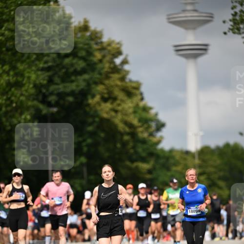 29.06.2025 - hella hamburg halbmarathon Dr. Thomas Lammeyer http://msf.ph/oto/8414180 29.06.2025 10:44:29 Kennedybrücke 1058, 1291, 1586, 1899, 2019, 2515, 2572, 2888, 2976, 3237, 3515, 3808, 3882, 3883, 3884, 4173, 4271, 4752, 5229, 5263, 5654, 5701, 5876, 5877, 5901, 5975, 6673, 6866, 6876, 6920, 7174, 7455, 7456, 7524, 7675, 7850, 7984, 8107, 8391, 8612, 8865, 8866, 8984, 9187, 9468, 9495, 9698, 9747, 10626, 10806, 10818, 10833, 11242, 11244 meine-sportfotos.de