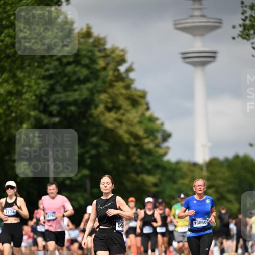 29.06.2025 - hella hamburg halbmarathon Dr. Thomas Lammeyer http://msf.ph/oto/8414187 29.06.2025 10:44:29 Kennedybrücke 1058, 1291, 1586, 1899, 2019, 2515, 2572, 2888, 2976, 3237, 3515, 3808, 3882, 3883, 3884, 4173, 4271, 4752, 5229, 5263, 5654, 5701, 5876, 5877, 5901, 5975, 6673, 6866, 6876, 6920, 7174, 7455, 7456, 7524, 7675, 7850, 7984, 8107, 8391, 8612, 8865, 8866, 8984, 9187, 9468, 9495, 9698, 9747, 10626, 10806, 10818, 10833, 11242, 11244 meine-sportfotos.de