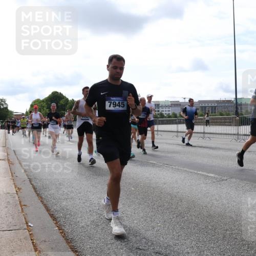 29.06.2025 - hella hamburg halbmarathon Lena Gebhardt http://msf.ph/oto/8414266 29.06.2025 10:17:25 Lombardsbrücke 77927, 8895, 9152, 7945, 1015, 1083, 1137, 1204, 1274, 1298, 1331, 1348, 1356, 1458, 1477, 1553, 1795, 2225, 2259, 2305, 2548, 2860, 2908, 3210, 3464, 3466, 3622, 3802, 3803, 4194, 4218, 4852, 5002, 5023, 5390, 5929, 5930, 5995, 6126, 6128, 6254, 6336, 6352, 6520, 6522, 6786, 7011, 7114, 7115, 7257, 7258, 7291, 7345, 7376, 7410, 7413, 7445, 7566, 7647, 7844, 7928, 7945, 8144, 8210, 8253, 8263, 8309, 8351, 8433, 8513, 8558, 8895, 8983, 9152, 9259, 9848 meine-sportfotos.de
