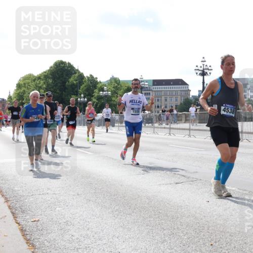 29.06.2025 - hella hamburg halbmarathon Lena Gebhardt http://msf.ph/oto/8414271 29.06.2025 10:04:55 Lombardsbrücke 13327, 049, 3413, 4, 1088, 1559, 4538, 1126, 1213, 1316, 1347, 1377, 1559, 2011, 2424, 2463, 2628, 2698, 2852, 3071, 3413, 3994, 4146, 4293, 4394, 4538, 4951, 5869, 6311, 6907, 6908, 7302, 7826, 8049, 8089, 8999, 9007, 9019, 10100, 10709, 10834, 11088, 11551, 11595, 12125, 12924, 13242, 13327, 13533, 13625, 13717, 14203, 15532, 16128, 16134, 16145, 16357, 16579, 16753, 16995, 17112, 17113, 17434, 17707, 17814, 17818, 18189 meine-sportfotos.de