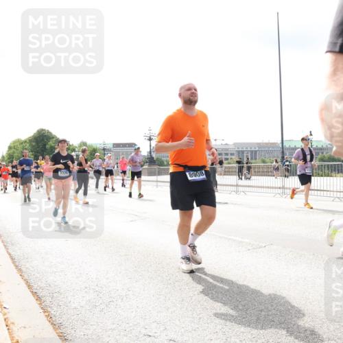 29.06.2025 - hella hamburg halbmarathon Lena Gebhardt http://msf.ph/oto/8414308 29.06.2025 10:42:07 Lombardsbrücke 9467, 3326, 8908, 1415, 1039, 1150, 1360, 1624, 1648, 1712, 1752, 1929, 2145, 2523, 2974, 3276, 3326, 3459, 3460, 3568, 3605, 4329, 4353, 4541, 4735, 4736, 4787, 4885, 4891, 4892, 5419, 5432, 5671, 5810, 6136, 6137, 6153, 6320, 6430, 6436, 6450, 6618, 6828, 6837, 6846, 6917, 7260, 7357, 7477, 7557, 7666, 7955, 7968, 8004, 8014, 8300, 8301, 8443, 8459, 8712, 8897, 8908, 9008, 9223, 9370, 9467, 9588, 10027, 10532, 10623 meine-sportfotos.de