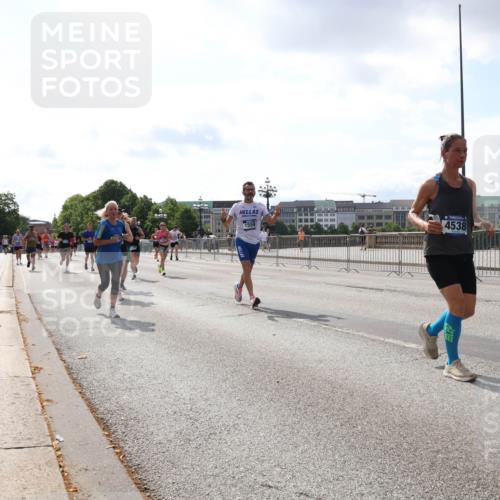 29.06.2025 - hella hamburg halbmarathon Lena Gebhardt http://msf.ph/oto/8414324 29.06.2025 10:04:55 Lombardsbrücke 1559, 4538, 1126, 1213, 1316, 1347, 1377, 1559, 2011, 2424, 2463, 2628, 2698, 2852, 3071, 3413, 3994, 4146, 4293, 4394, 4538, 4951, 5869, 6311, 6907, 6908, 7302, 7826, 8049, 8089, 8999, 9007, 9019, 10100, 10709, 10834, 11088, 11551, 11595, 12125, 12924, 13242, 13327, 13533, 13625, 13717, 14203, 15532, 16128, 16134, 16145, 16357, 16579, 16753, 16995, 17112, 17113, 17434, 17707, 17814, 17818, 18189 meine-sportfotos.de