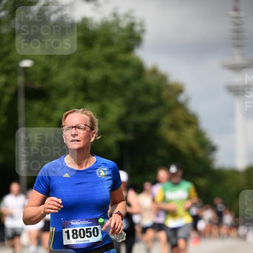 29.06.2025 - hella hamburg halbmarathon Dr. Thomas Lammeyer http://msf.ph/oto/8414346 29.06.2025 10:44:39 Kennedybrücke 1058, 1291, 1586, 1899, 2019, 2109, 2254, 2515, 2572, 2888, 3607, 3808, 4271, 5229, 5263, 5654, 5701, 5702, 5876, 5877, 5901, 5975, 6363, 6673, 6866, 6876, 6920, 7174, 7675, 7850, 7984, 8107, 8391, 8739, 8815, 8984, 9187, 9195, 9468, 9495, 9977, 10474, 10806, 10833, 11244 meine-sportfotos.de