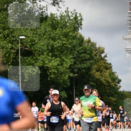 29.06.2025 - hella hamburg halbmarathon Dr. Thomas Lammeyer http://msf.ph/oto/8414363 29.06.2025 10:44:40 Kennedybrücke 1058, 1291, 1586, 1899, 2019, 2109, 2254, 2515, 2572, 2888, 3607, 3808, 4271, 5263, 5654, 5701, 5702, 5876, 5901, 5975, 6363, 6673, 6866, 6876, 6920, 7174, 7675, 7850, 7984, 8107, 8391, 8739, 8815, 8984, 9187, 9195, 9468, 9495, 9977, 10474, 10806, 10833, 11244 meine-sportfotos.de