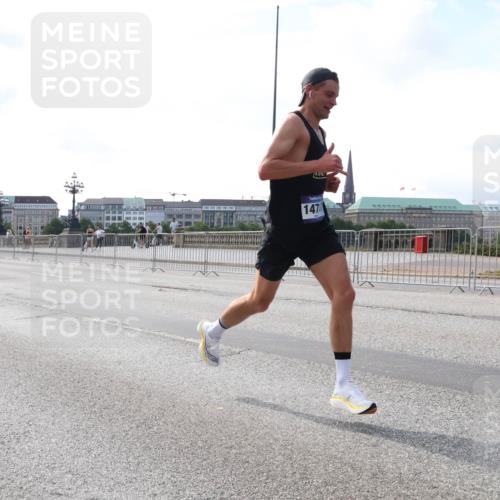 29.06.2025 - hella hamburg halbmarathon Lena Gebhardt http://msf.ph/oto/8414388 29.06.2025 09:39:58 Lombardsbrücke 147, 35, 51, 52, 53, 2144, 2659, 3720, 6380, 6699, 9255, 11342, 11678, 13016, 14717, 14932, 14933, 15166, 16120, 16548, 17402, 18848, 19108 meine-sportfotos.de