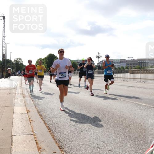 29.06.2025 - hella hamburg halbmarathon Lena Gebhardt http://msf.ph/oto/8414415 29.06.2025 09:50:44 Lombardsbrücke 1284, 14555, 15421, 485, 6687, 668, 1209, 1358, 1441, 1677, 1688, 1697, 1700, 1882, 2546, 2568, 2675, 2719, 2826, 3056, 3626, 3947, 4205, 4229, 4380, 4398, 4823, 4893, 5026, 5087, 5436, 5472, 5506, 5508, 5745, 5752, 5791, 5803, 5916, 6080, 6429, 6458, 6529, 6639, 6649, 6686, 6687, 7026, 7110, 7635, 8091, 8450, 8574, 8958, 9017, 9116, 9365, 9380, 10064, 10218, 10783, 10922, 11281, 11284, 11305, 11379, 12292, 13725 meine-sportfotos.de