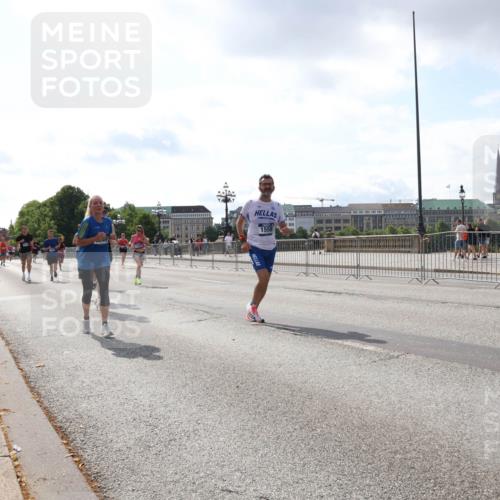29.06.2025 - hella hamburg halbmarathon Lena Gebhardt http://msf.ph/oto/8414420 29.06.2025 10:04:56 Lombardsbrücke 1559, 453, 1126, 1213, 1316, 1347, 1377, 1559, 2011, 2424, 2463, 2628, 2698, 2852, 3071, 3413, 3994, 4146, 4293, 4394, 4538, 4951, 5869, 6311, 6907, 6908, 7302, 7826, 8049, 8089, 8999, 9007, 9019, 10100, 10709, 10834, 11088, 11551, 11595, 12125, 12924, 13242, 13327, 13533, 13625, 13717, 14203, 15532, 16128, 16134, 16145, 16357, 16579, 16995, 17112, 17113, 17434, 17707, 17814, 17818, 18189 meine-sportfotos.de