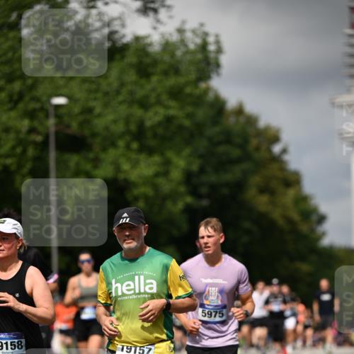 29.06.2025 - hella hamburg halbmarathon Dr. Thomas Lammeyer http://msf.ph/oto/8414455 29.06.2025 10:44:43 Kennedybrücke 1037, 1058, 1291, 1586, 1899, 2109, 2254, 2515, 2572, 2888, 3607, 3810, 4271, 5263, 5351, 5654, 5701, 5702, 5901, 5975, 6229, 6363, 6673, 6866, 6876, 6920, 7174, 8107, 8391, 8739, 8815, 8984, 9187, 9195, 9468, 9495, 9977, 10474, 10806, 10833, 11244 meine-sportfotos.de