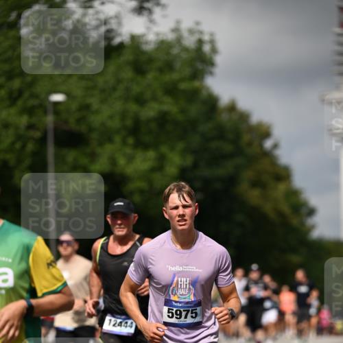 29.06.2025 - hella hamburg halbmarathon Dr. Thomas Lammeyer http://msf.ph/oto/8414497 29.06.2025 10:44:44 Kennedybrücke 1037, 1058, 1291, 1586, 1899, 2109, 2254, 2515, 2572, 2888, 3432, 3607, 3810, 4271, 4612, 5263, 5351, 5654, 5701, 5702, 5901, 5975, 6229, 6363, 6673, 6866, 6876, 6920, 7174, 8107, 8391, 8739, 8815, 8984, 9187, 9195, 9468, 9495, 9977, 10166, 10474, 10806, 10833, 11244 meine-sportfotos.de