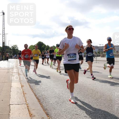 29.06.2025 - hella hamburg halbmarathon Lena Gebhardt http://msf.ph/oto/8414511 29.06.2025 09:50:45 Lombardsbrücke 11284, 1455, 157, 15421, 485, 6687, 668, 1209, 1358, 1441, 1677, 1688, 1697, 1700, 1882, 2546, 2568, 2675, 2719, 2826, 3056, 3626, 3947, 4205, 4229, 4380, 4398, 4823, 4893, 5026, 5087, 5472, 5506, 5508, 5745, 5752, 5791, 5803, 5916, 6080, 6429, 6458, 6529, 6639, 6649, 6686, 6687, 7026, 7110, 7635, 8091, 8450, 8574, 8958, 9017, 9116, 9365, 9380, 10064, 10218, 10783, 10922, 11281, 11284, 11305, 11379, 13725 meine-sportfotos.de