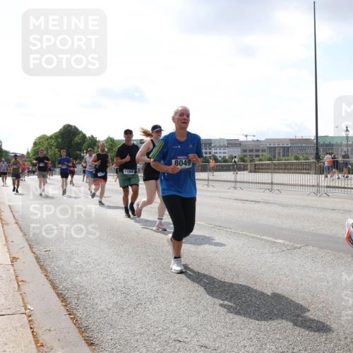 29.06.2025 - hella hamburg halbmarathon Lena Gebhardt http://msf.ph/oto/8414549 29.06.2025 10:04:57 Lombardsbrücke 112, 11088, 8049, 7, 1126, 1213, 1316, 1347, 1377, 1559, 2011, 2424, 2463, 2628, 2698, 2852, 3071, 3413, 3994, 4146, 4220, 4293, 4394, 4538, 4951, 5869, 6311, 6907, 6908, 7302, 7826, 8049, 8089, 8999, 9007, 9019, 10100, 10709, 10834, 11088, 11551, 11595, 12125, 12924, 13242, 13327, 13533, 13625, 13717, 14203, 15532, 16128, 16134, 16145, 16357, 16579, 16995, 17112, 17113, 17434, 17707, 17814, 17818, 18189 meine-sportfotos.de