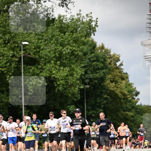 29.06.2025 - hella hamburg halbmarathon Dr. Thomas Lammeyer http://msf.ph/oto/8414572 29.06.2025 10:44:49 Kennedybrücke 1037, 1291, 1586, 1899, 2042, 2109, 2254, 2299, 2515, 2572, 3293, 3432, 3607, 3810, 4271, 4612, 5059, 5351, 5654, 5702, 5901, 5975, 6229, 6363, 6673, 6920, 7108, 7174, 8378, 8739, 8815, 8984, 9187, 9195, 9468, 9495, 9946, 9977, 10166, 10474, 10833, 11244 meine-sportfotos.de