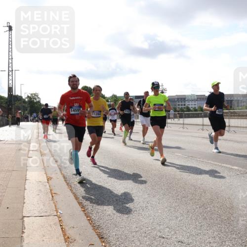 29.06.2025 - hella hamburg halbmarathon Lena Gebhardt http://msf.ph/oto/8414602 29.06.2025 09:50:45 Lombardsbrücke 14555, 5752, 11284, 489, 66, 1209, 1358, 1441, 1677, 1688, 1697, 1700, 1882, 2546, 2568, 2675, 2719, 2826, 3056, 3626, 3947, 4205, 4229, 4380, 4398, 4823, 4893, 5026, 5087, 5472, 5506, 5508, 5745, 5752, 5791, 5803, 5916, 6080, 6429, 6458, 6529, 6639, 6649, 6686, 6687, 7026, 7110, 7635, 8091, 8450, 8574, 8958, 9017, 9116, 9365, 9380, 10064, 10218, 10783, 10922, 11281, 11284, 11305, 11379, 13725 meine-sportfotos.de