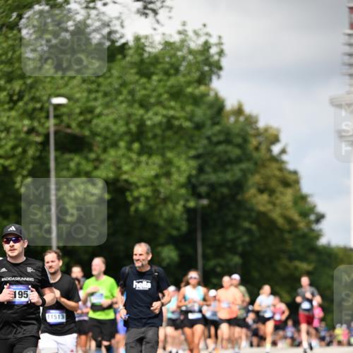 29.06.2025 - hella hamburg halbmarathon Dr. Thomas Lammeyer http://msf.ph/oto/8414706 29.06.2025 10:44:53 Kennedybrücke 1018, 1037, 1291, 1899, 2042, 2109, 2254, 2299, 2515, 2572, 3293, 3306, 3432, 3607, 3810, 4271, 4612, 5059, 5351, 5702, 5753, 5975, 6076, 6163, 6229, 6363, 6673, 6920, 7108, 8378, 8739, 8815, 8984, 9187, 9195, 9468, 9946, 9977, 10166, 10474, 10833, 10920, 10940 meine-sportfotos.de