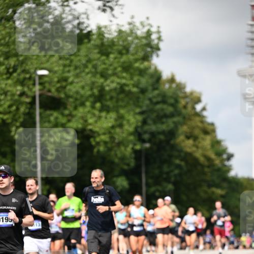 29.06.2025 - hella hamburg halbmarathon Dr. Thomas Lammeyer http://msf.ph/oto/8414709 29.06.2025 10:44:53 Kennedybrücke 1018, 1037, 1291, 1899, 2042, 2109, 2254, 2299, 2515, 2572, 3293, 3306, 3432, 3607, 3810, 4271, 4612, 5059, 5351, 5702, 5753, 5975, 6076, 6163, 6229, 6363, 6673, 6920, 7108, 8378, 8739, 8815, 8984, 9187, 9195, 9468, 9946, 9977, 10166, 10474, 10833, 10920, 10940 meine-sportfotos.de