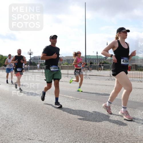 29.06.2025 - hella hamburg halbmarathon Lena Gebhardt http://msf.ph/oto/8414727 29.06.2025 10:04:59 Lombardsbrücke 17112, 1126, 11088, 4394, 1126, 1213, 1316, 1347, 1559, 2011, 2424, 2463, 2628, 2698, 3071, 3413, 3994, 4146, 4220, 4293, 4394, 4538, 4951, 5869, 6059, 6311, 6907, 6908, 7302, 7826, 8049, 8089, 8999, 9007, 9019, 10100, 10709, 10834, 11088, 11551, 11595, 12125, 12924, 13242, 13327, 13533, 13625, 13717, 14203, 15532, 16128, 16134, 16145, 16357, 16478, 16579, 16995, 17112, 17434, 17707, 17814, 17818, 18189 meine-sportfotos.de